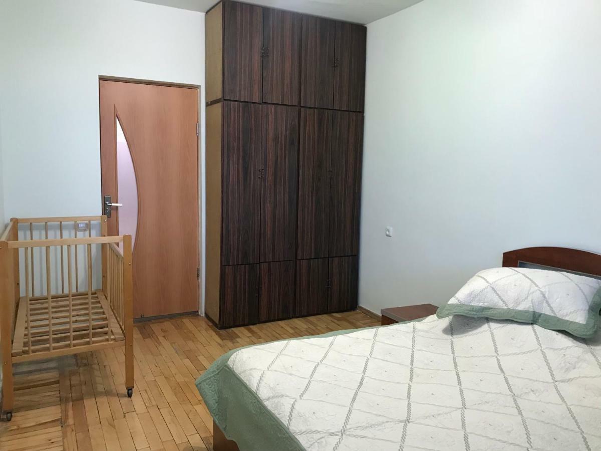 33 Martiros Saryan Street Apartamento Ereván Exterior foto